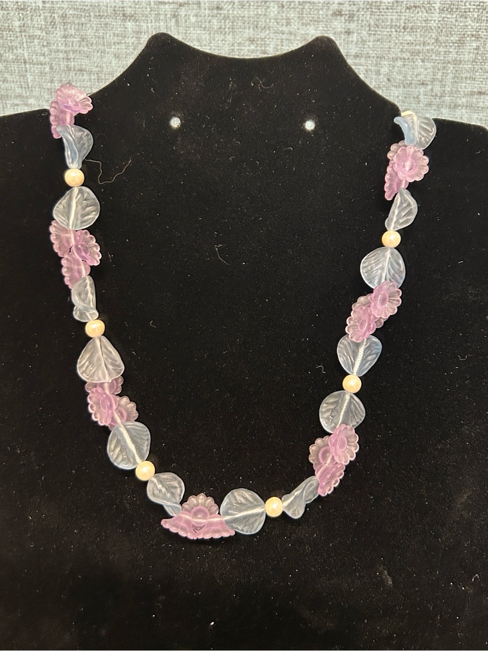 Vintage Pastel Floral Lucite Necklace Frosted Pink & Purple Leaf Bead Choker